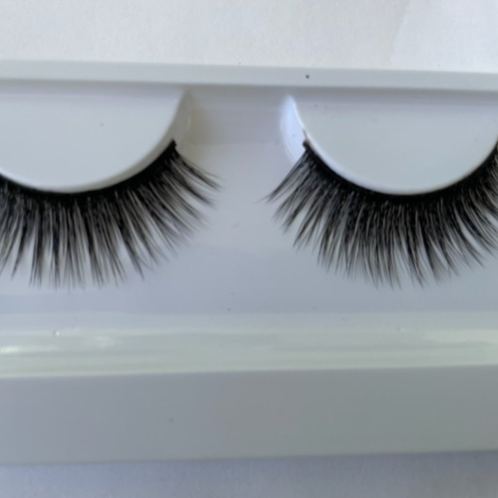 Eye Lashes - Picture 3 of 6